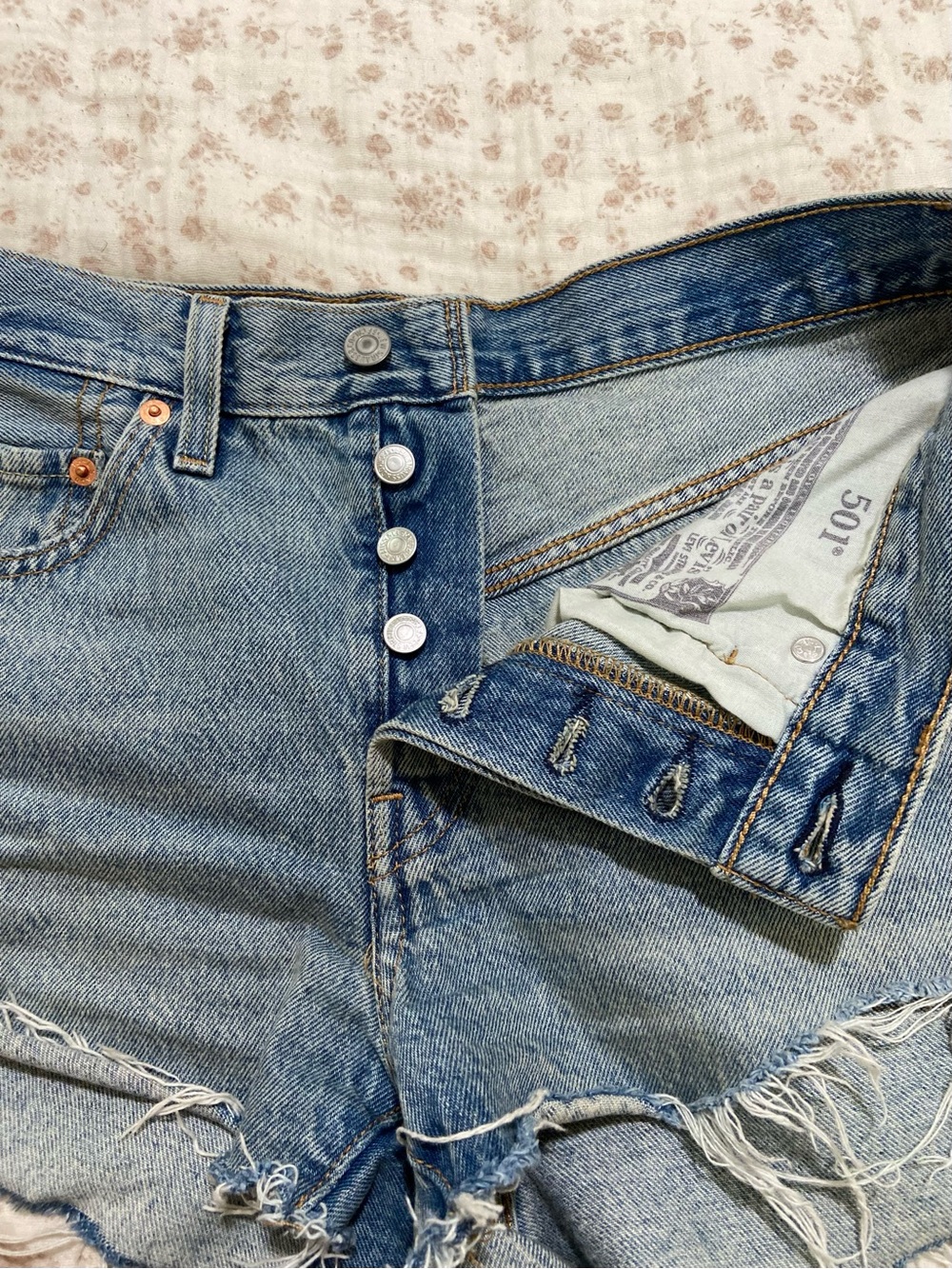 Levi's Vintage High-Rise Cutoff Jean Shorts - Light Blue - Picture 5 of 7